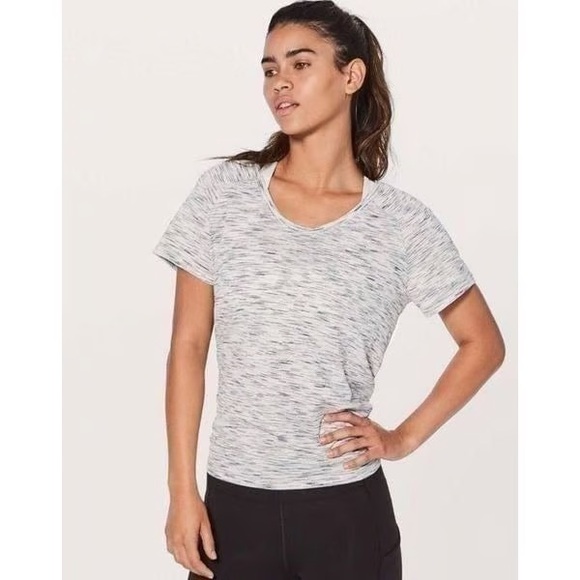 Lululemon Back In Action Short Sleeve - Picture 2 of 8